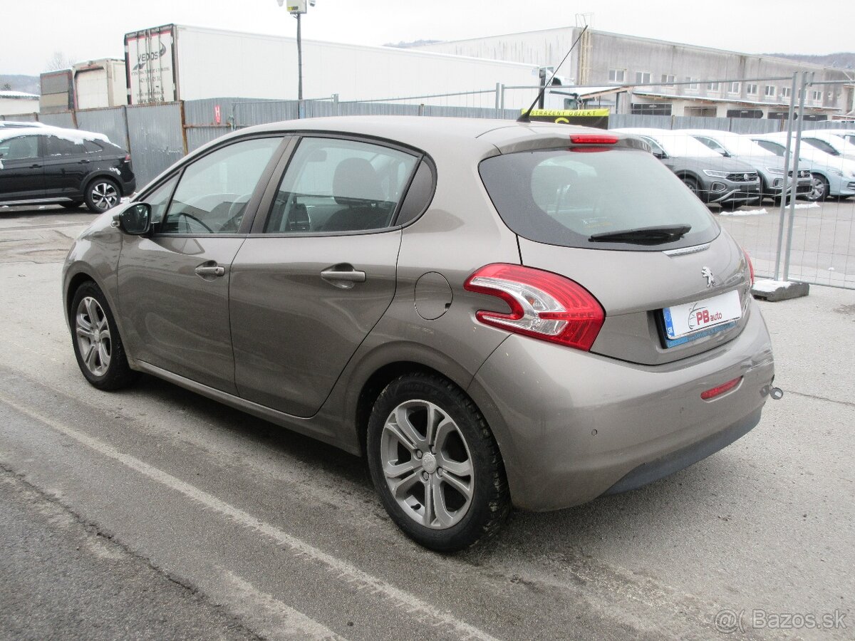 Peugeot 208 1,2 - 3