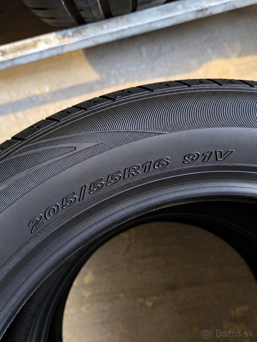 Nexen N'blue HD Plus 205/55 R16
- 3