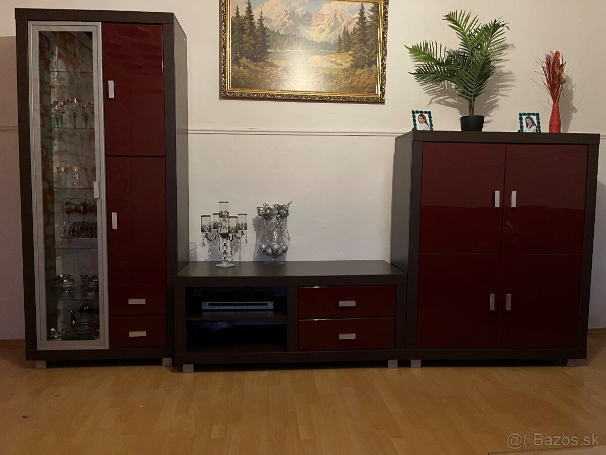 Predám komplet obývačku – sedačka, stena, stolík (všetko spo - 3