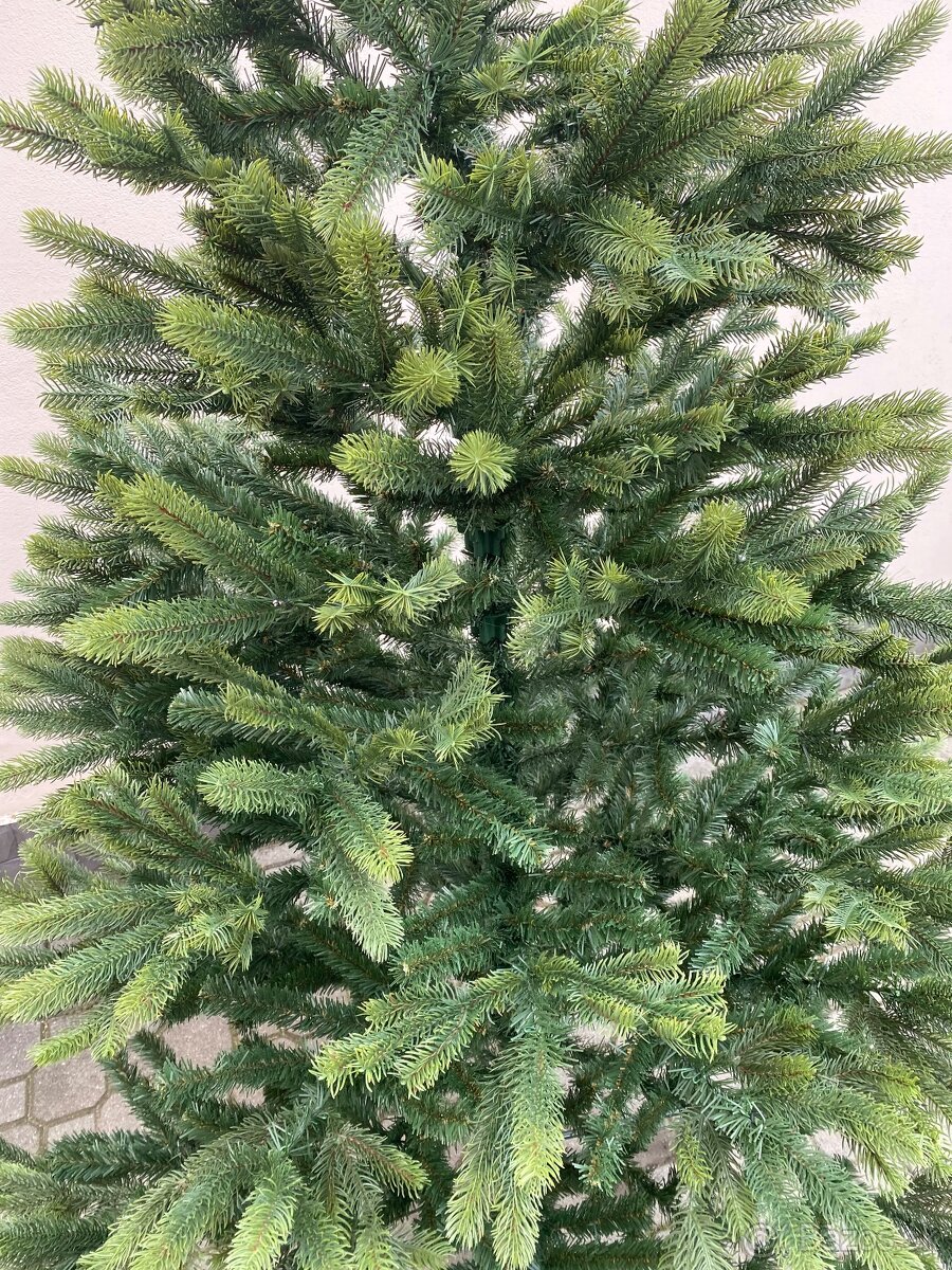 Umelý vianočný stromček 3D - 220 cm nový - 3
