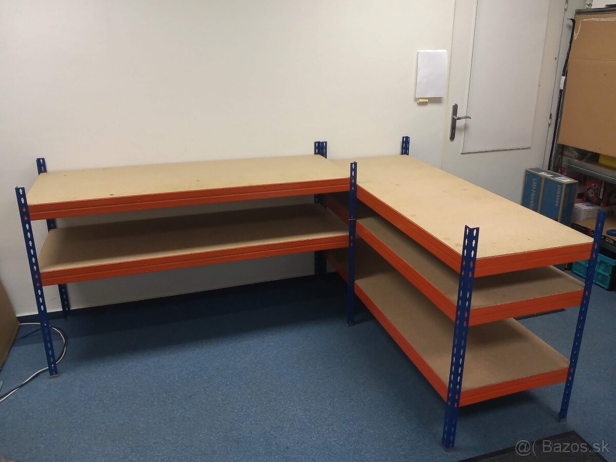 Bezskrutkové policové regály - 3