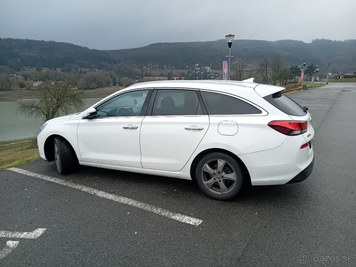 Hyundai i30 1.6 crdi rv2018 - 3