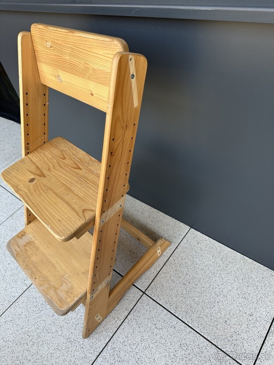 Predám používanú detskú drevenú stoličku - 3