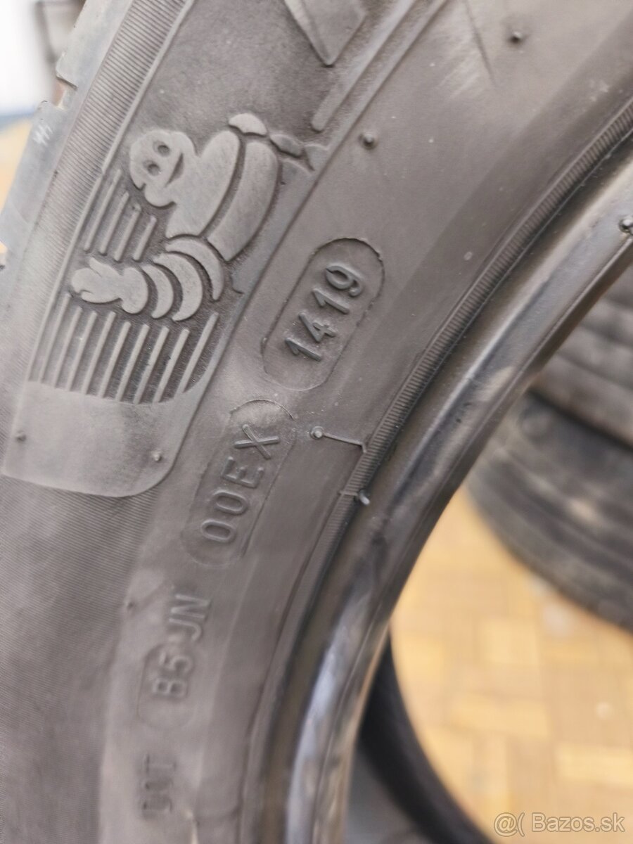 225/55 R19 letne - 3