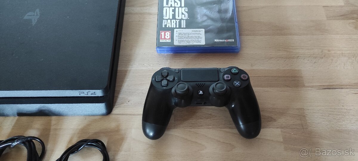 Predám ps4 slim - 3