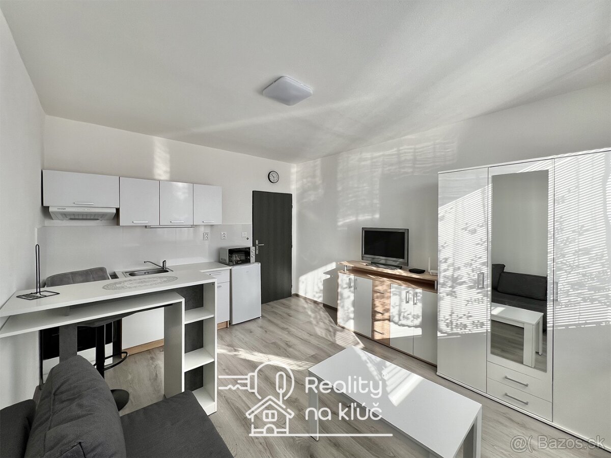 Na prenájom zariadená garsónka na Nábrežnej ulici v NZ - 3