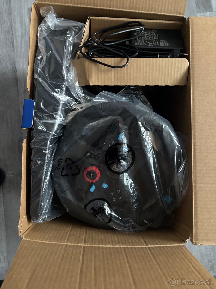 Herný volant G29 Driving Force pre PS5,4,3 a PC v záruke - 3