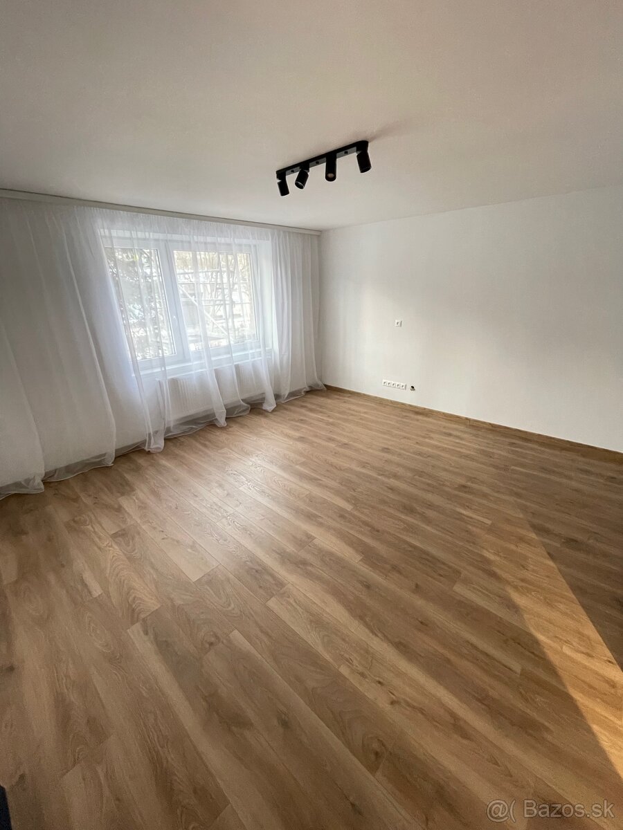 Štýlový 2-izbový byt - skvelá lokalita, nízke náklady - 3