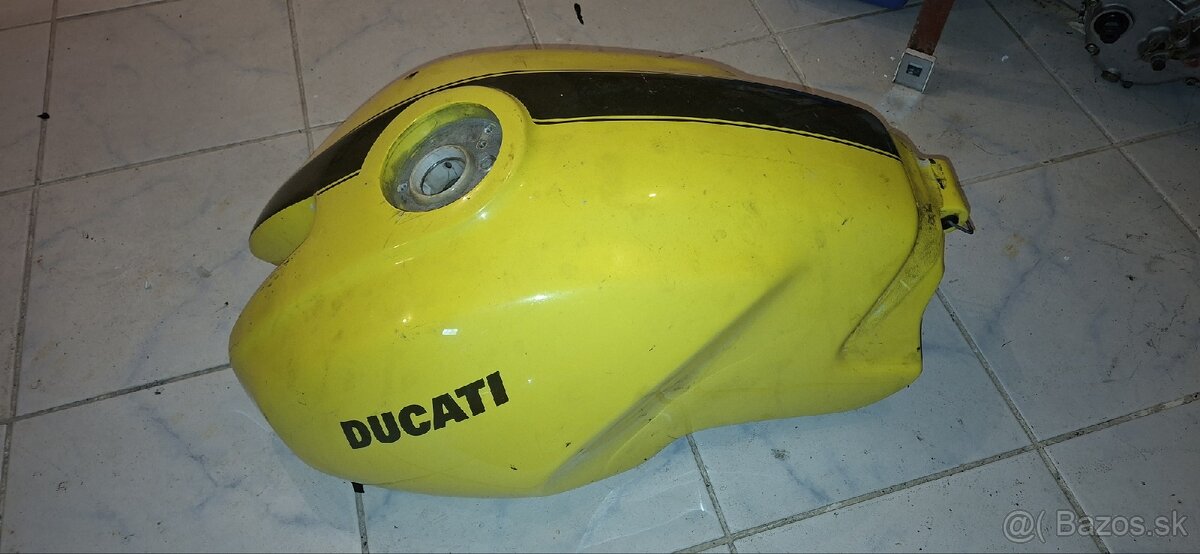 Palivova nadrz ducati - 3