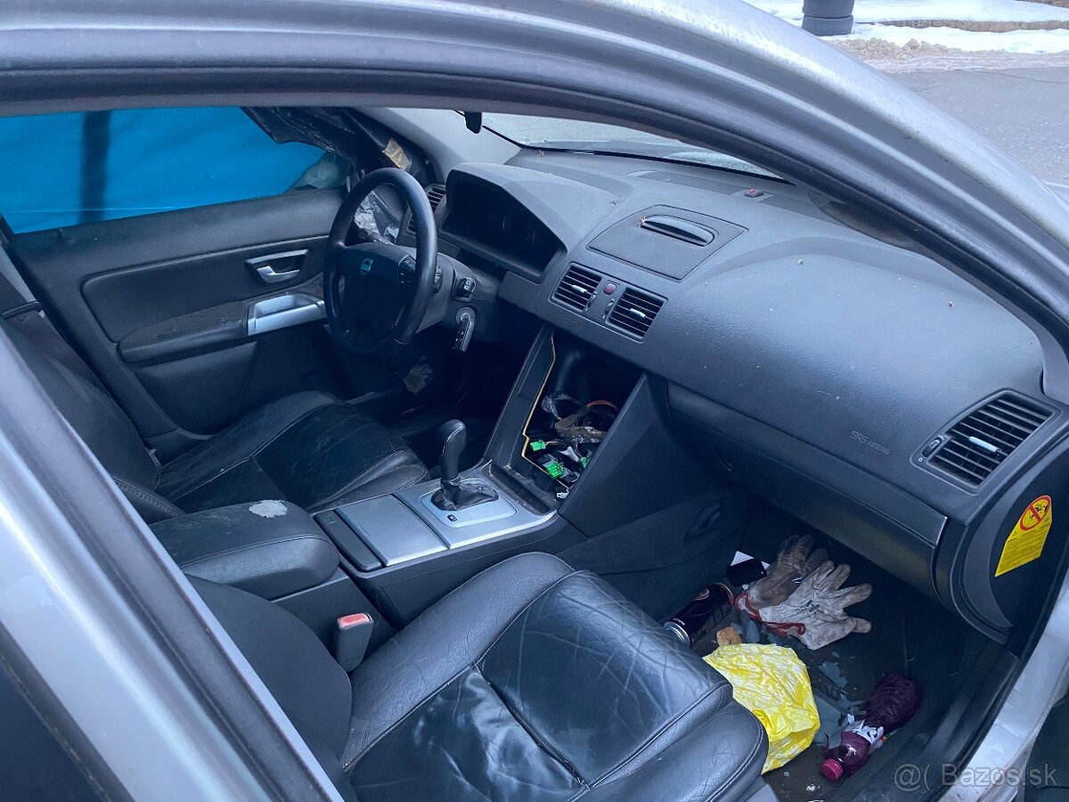 Predám Volvo XC90 D5 - 3