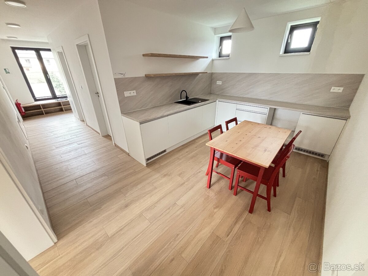 Na prenájom kancelárske priestory v Staškove - 3