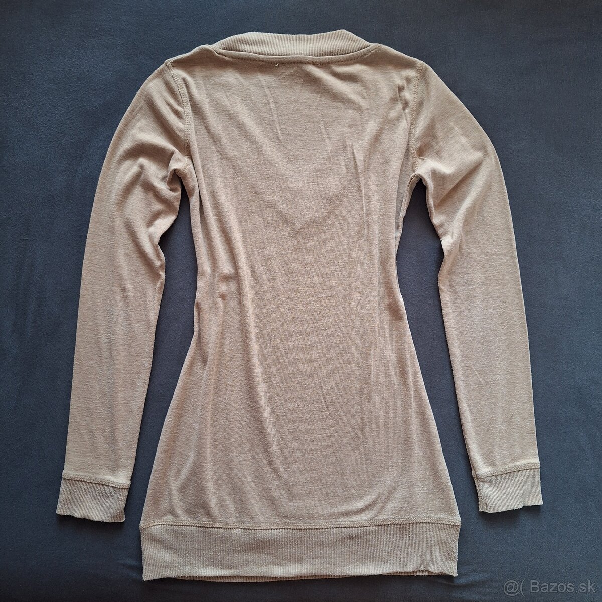 Predĺžený dámsky top (v. M) 3 € - 3