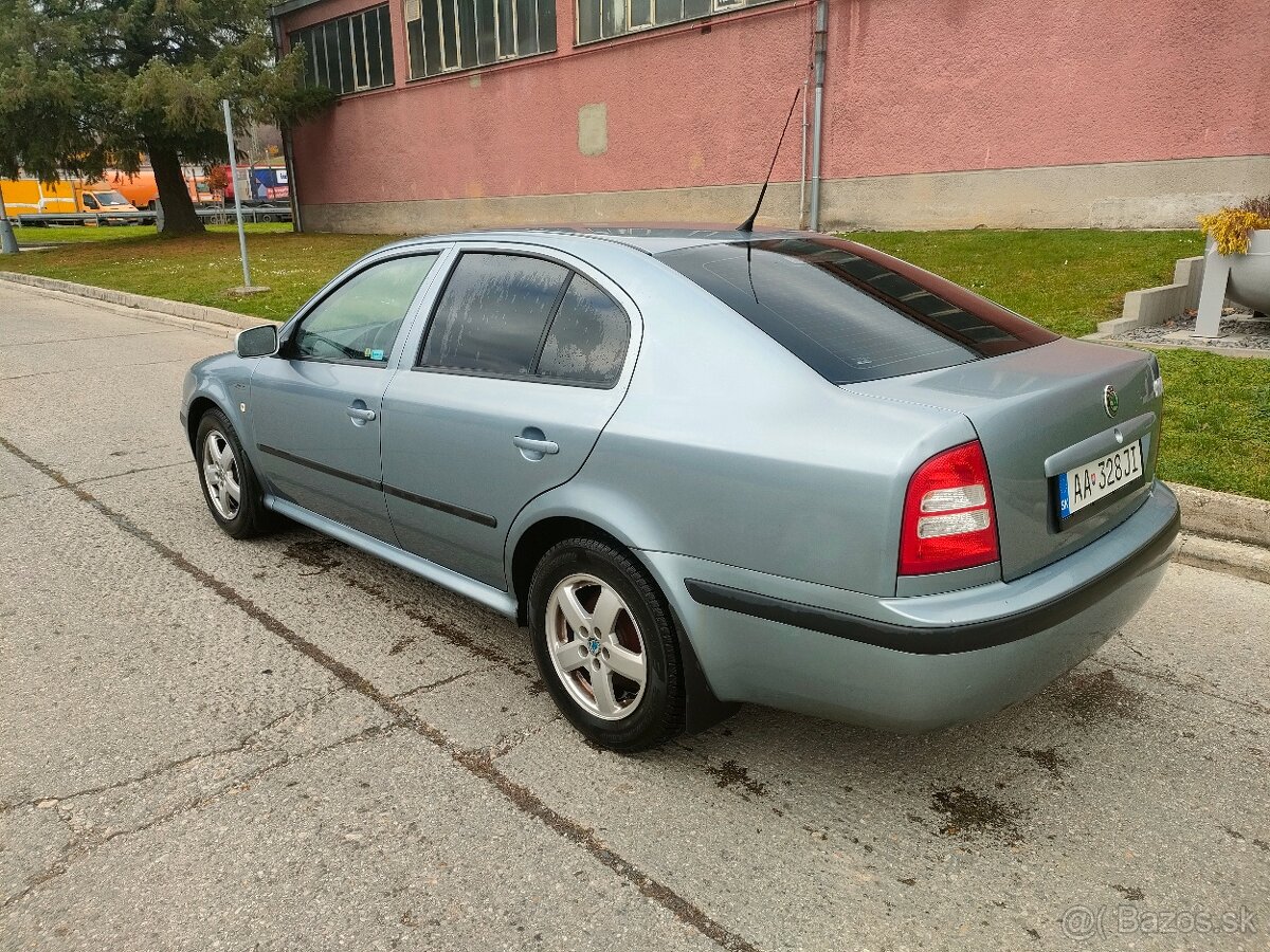 Škoda Octavia 1.6 benzín - 3