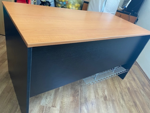 Kancelársky stôl - 3
