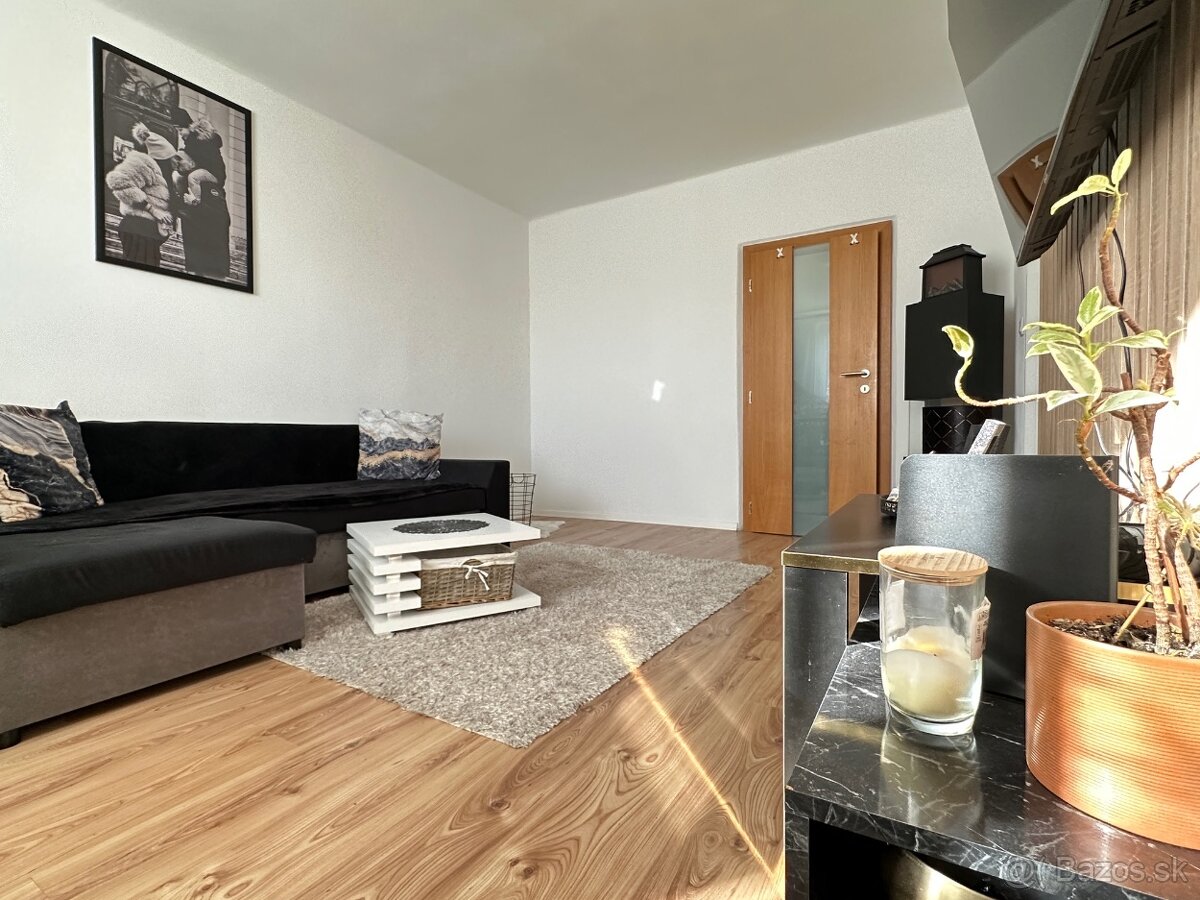 2 izbový byt s loggiou - sídlisko Tarča - 3