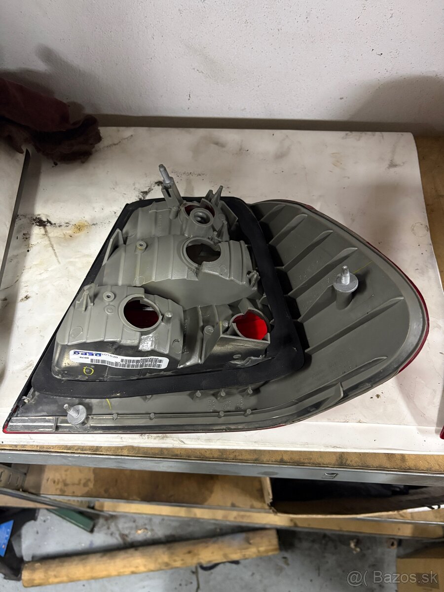 Zadné svetla BMW e46 sedan po FL - 3