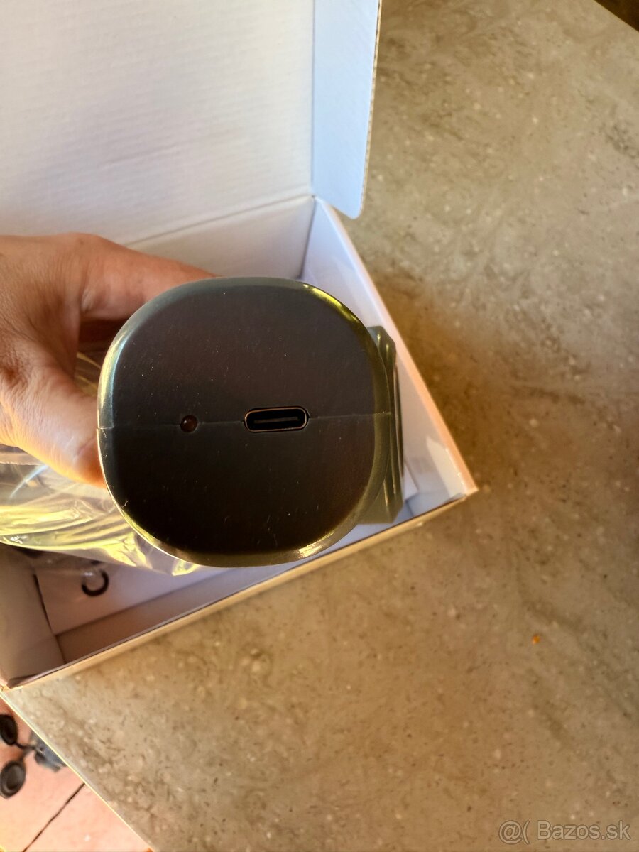 Maly ručný aku vysávač - 3