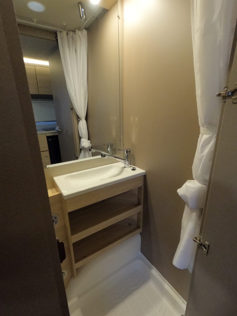 🚐 Prenájom karavanu – Weinsberg CaraCito 470 EU - 3