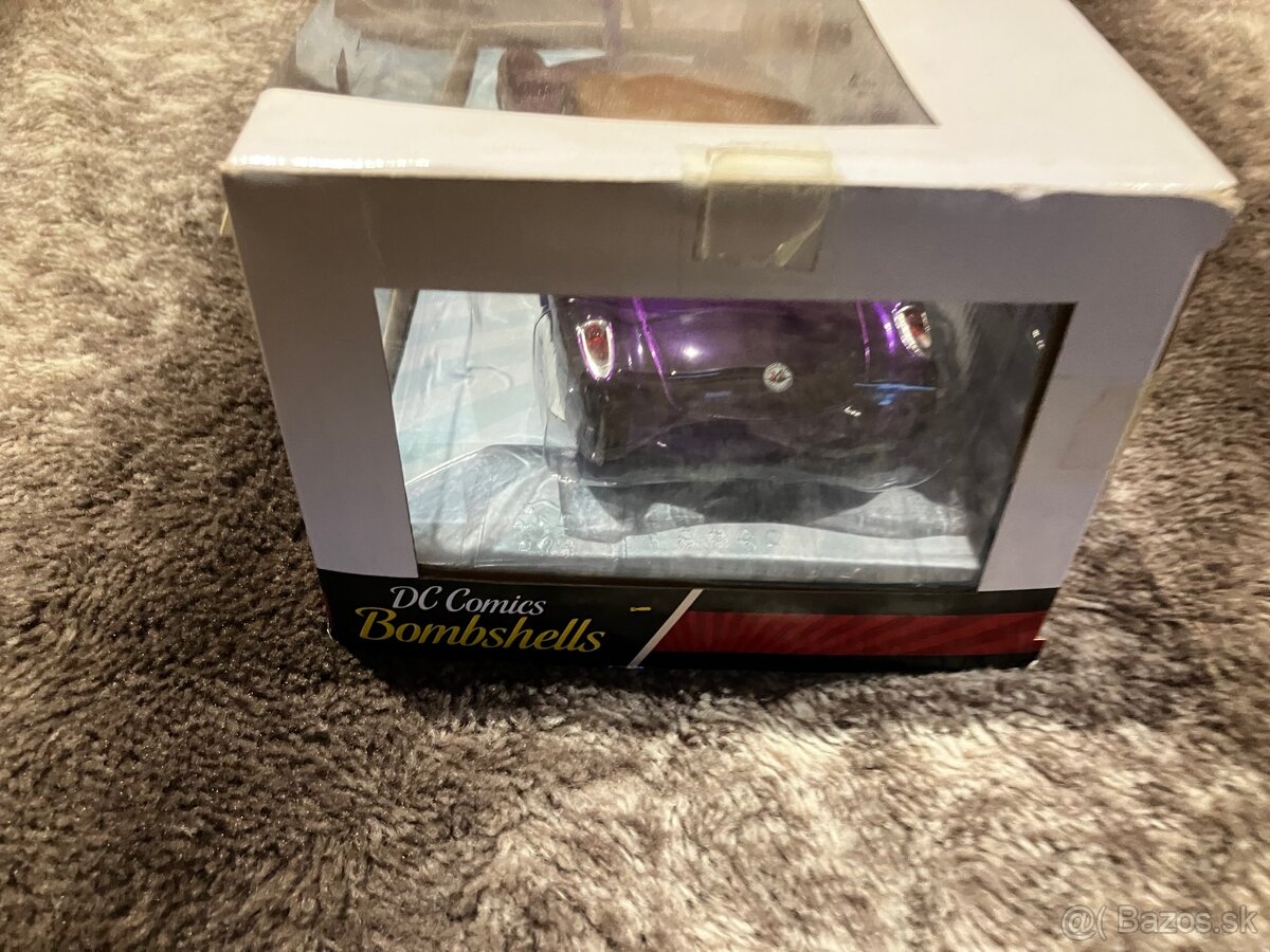 Jada DC Comics Bombshells: Batgirl & 1957 Chevy Corvette - 3