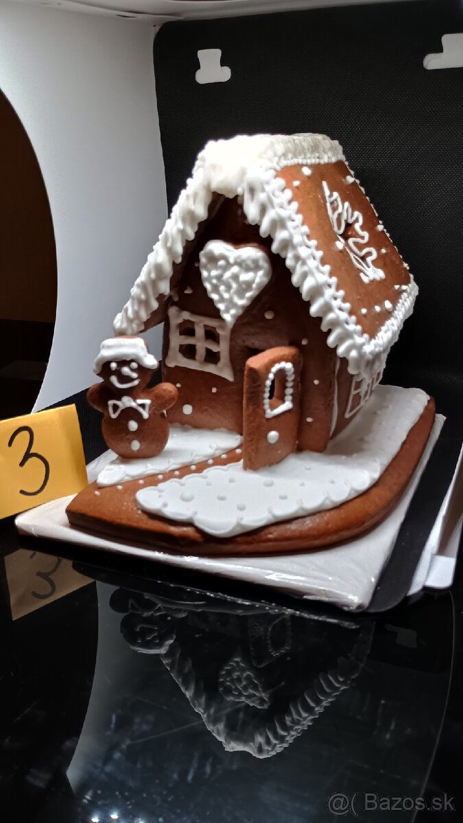 Medovnikova chalupka, Medovnikovy domcek so svetielkom - 3