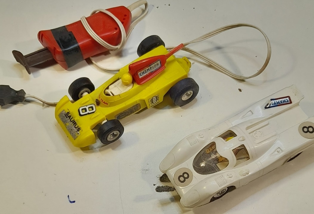 Modely aut 1:43 MIX /kovové/ - 3