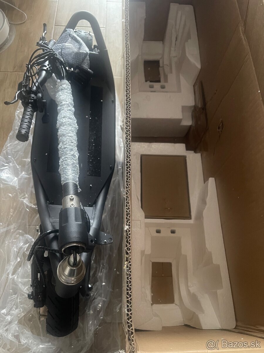 Elektricka kolobezka Nami Burn E3 Max 40ah 2025 - 3