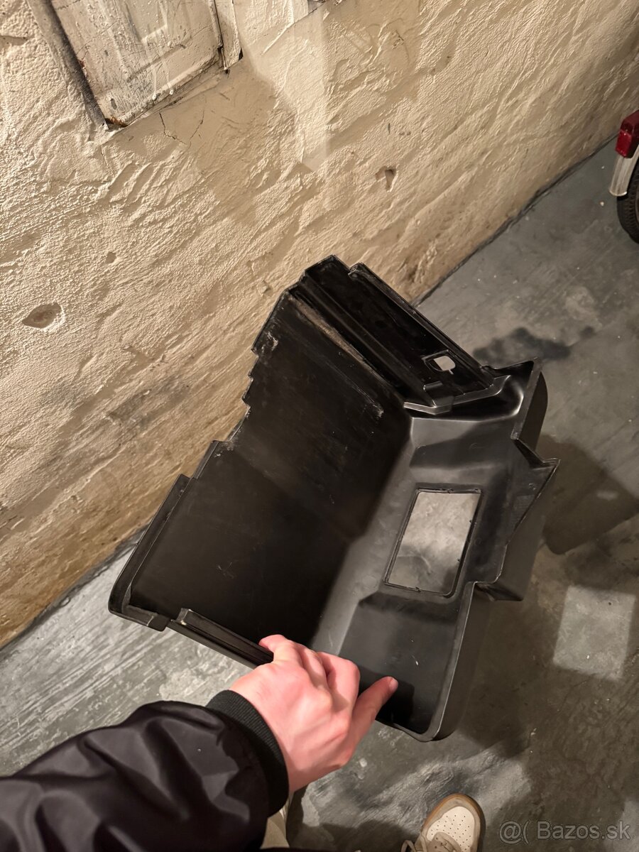 KRYT BATÉRIE GOLF 4/ OCTAVIA 1 - 3