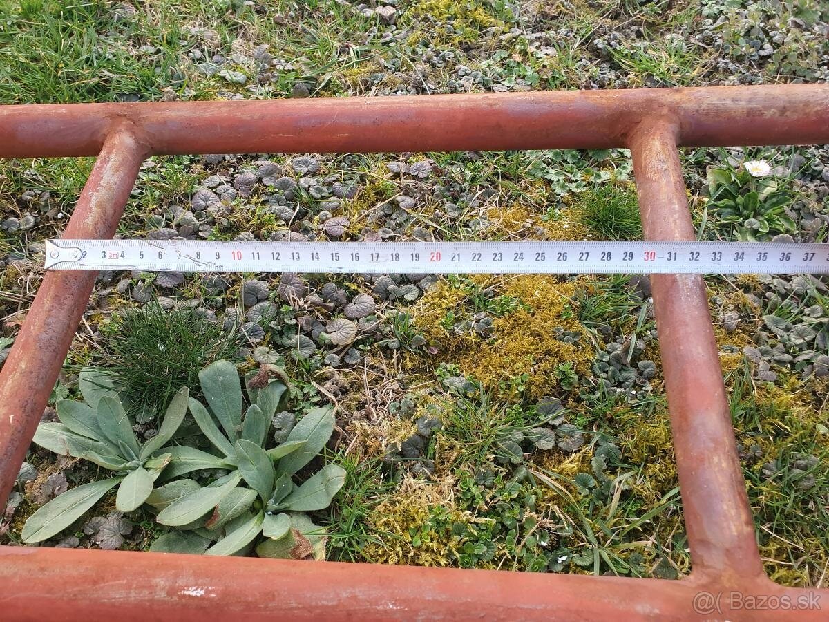 rebrik kovovy, vyska 4,5 m - 3