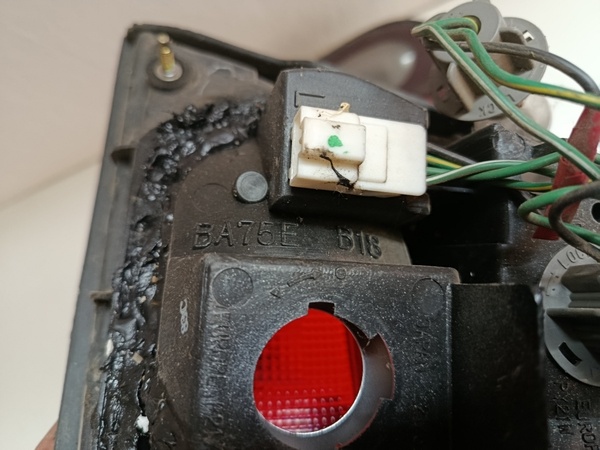 zadne svetla fiat almera n15 40€ - 3