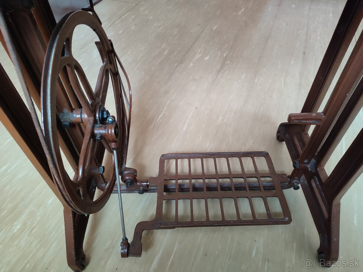 Predám šijací stroj Minerva - 3