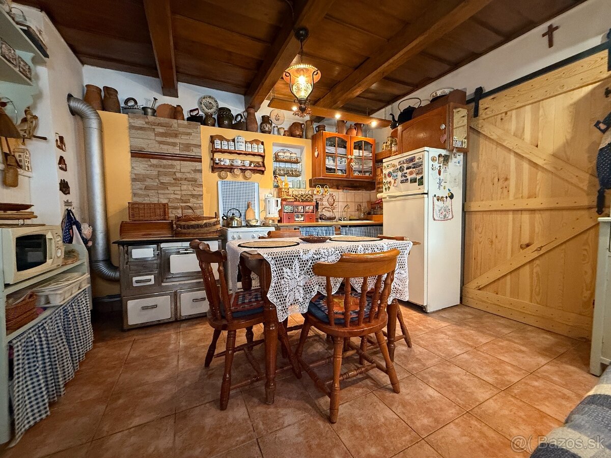 PREDAJ - RODINNÝ DOM - CHALUPA - JEDĽOVÉ KOSTOĽANY - 3