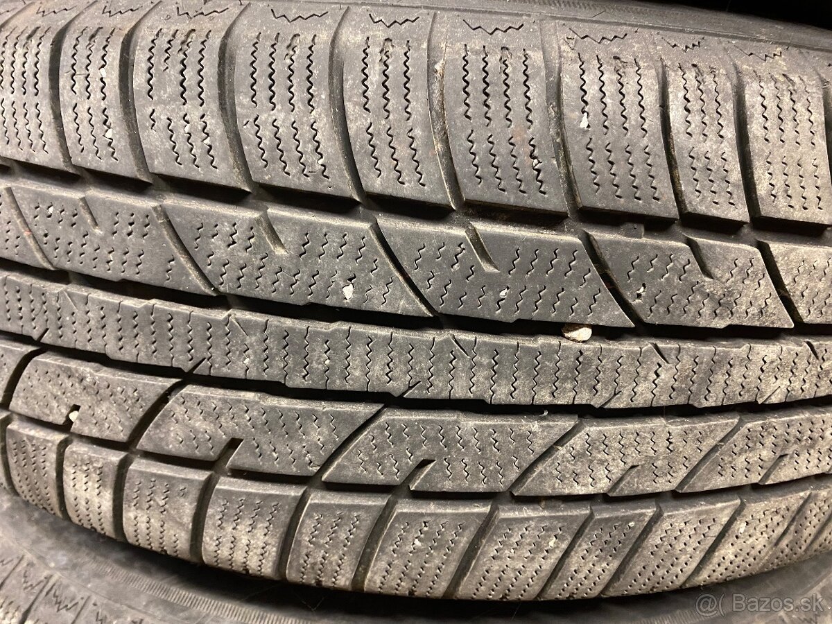 215/65 r16 98h zimné - 3