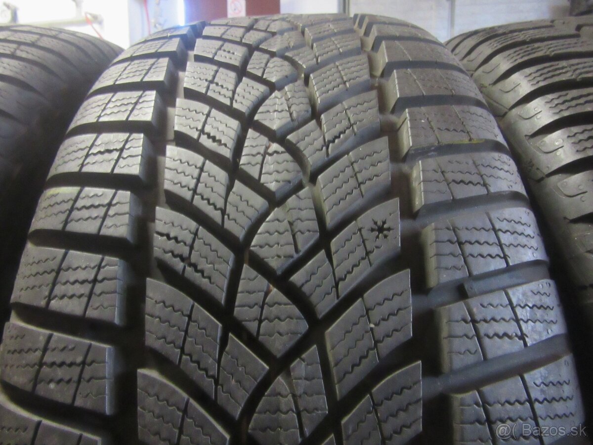 R17 Zimná sada Dezent rozteč 5x100 215/45R17 goodyear - 3