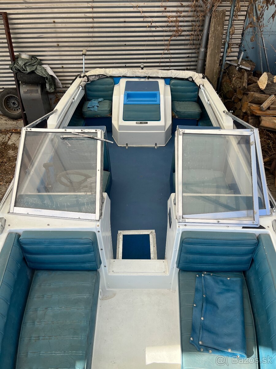 Motorový čln Glastron SSV 189 - 3
