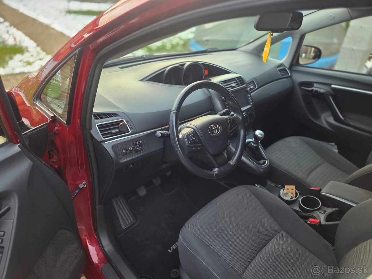 Toyota Verso - 3