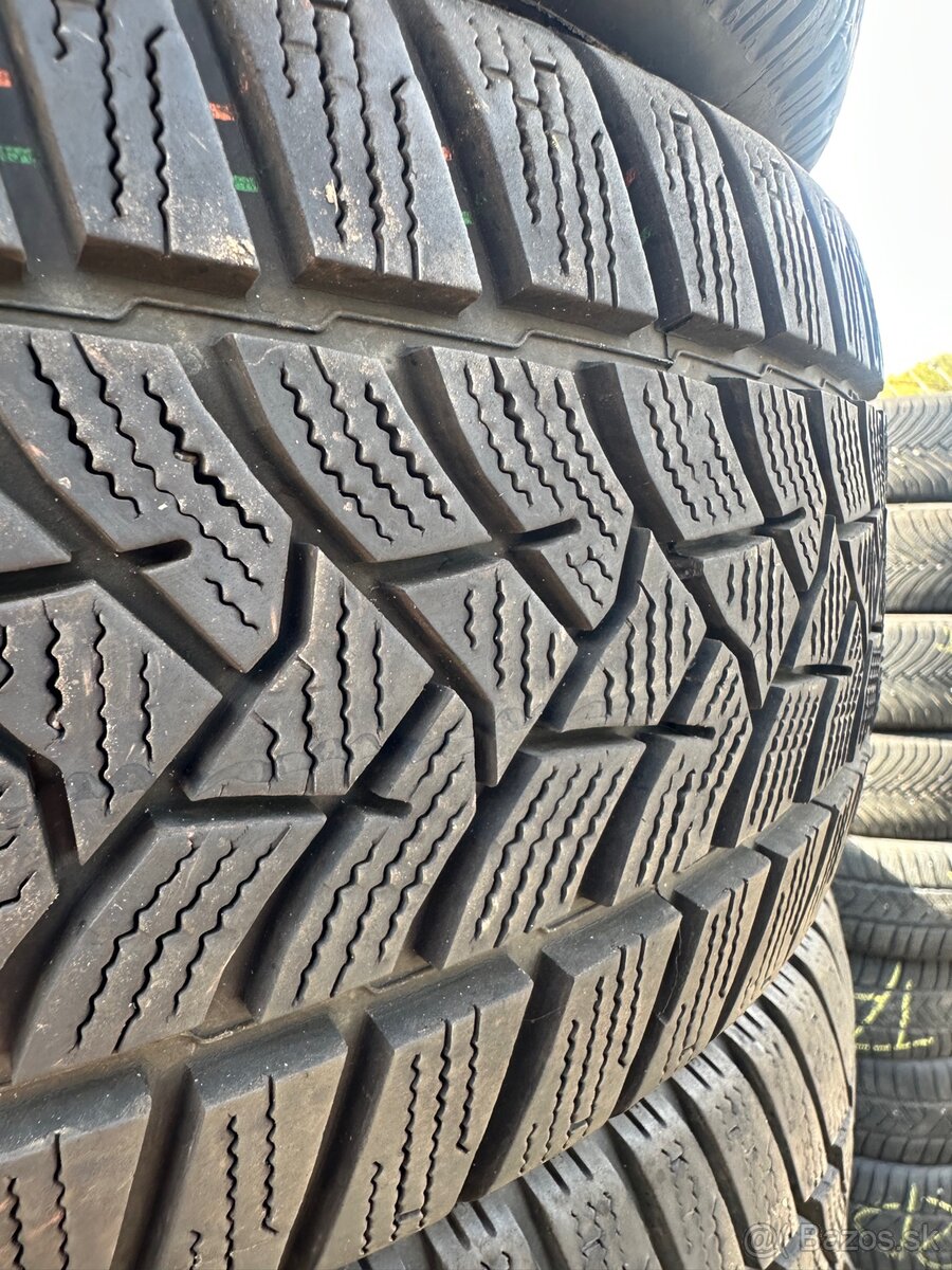 205/60 R16 zimne Dunlop - 3