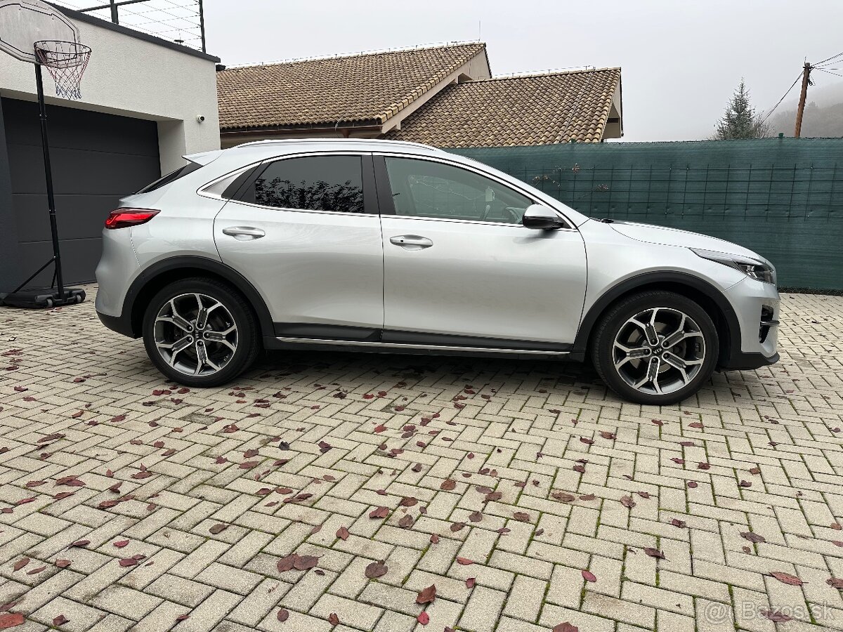 Kia XCeed 1.4 T-GDi Platinum A/T - 3