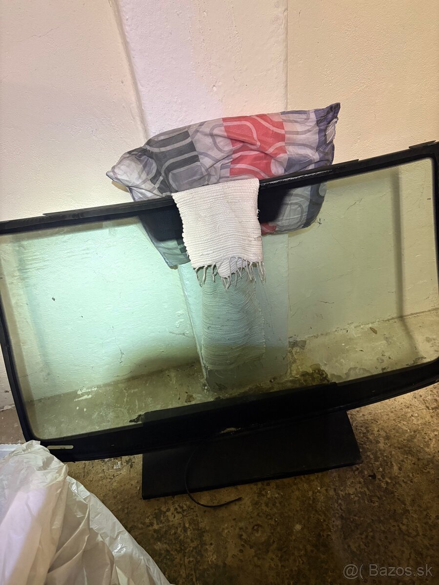 3x čelne sklo Octavia 2 - 3