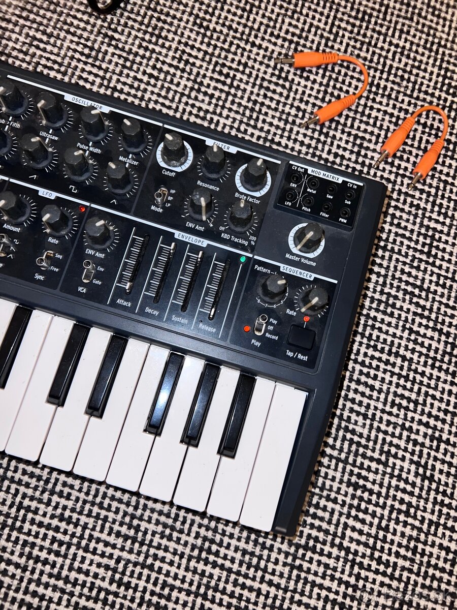 Arturia Microbrute - 3