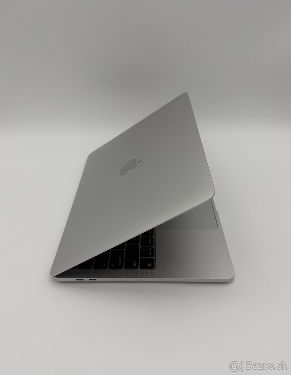 MacBook Pro 13" M1 8/256GB Silver + ZÁRUKA - 3