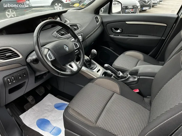 Predám Renault Scénic xmod 1.5 DCI 45 000 km - 3