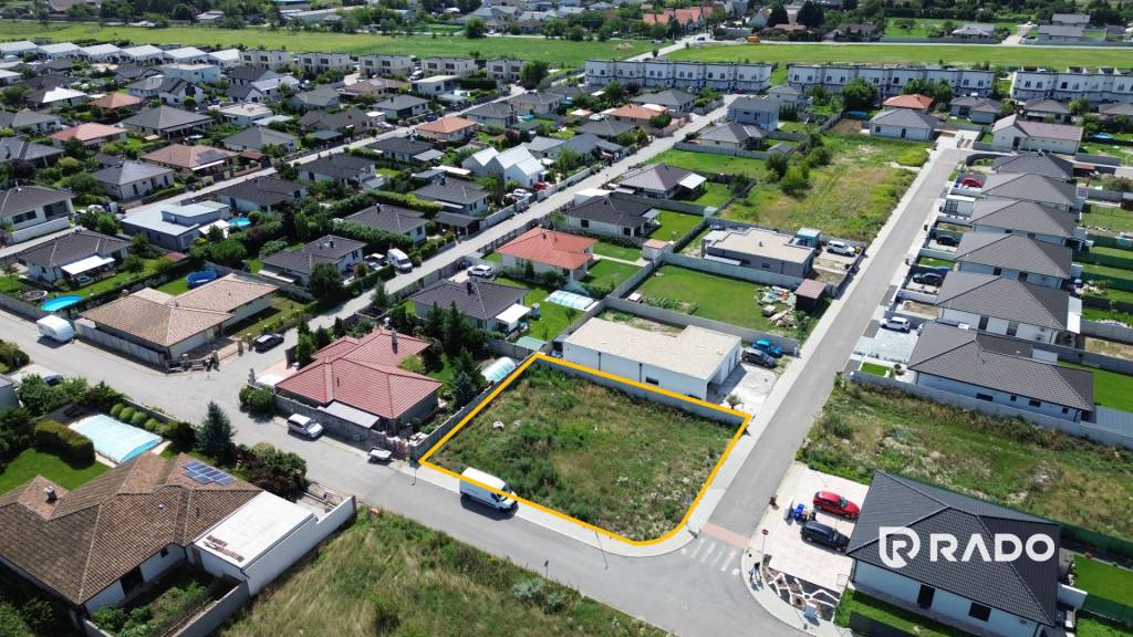 RADO | Stavebný pozemok pre rodinný dom | 696 m² | Miloslavo - 3