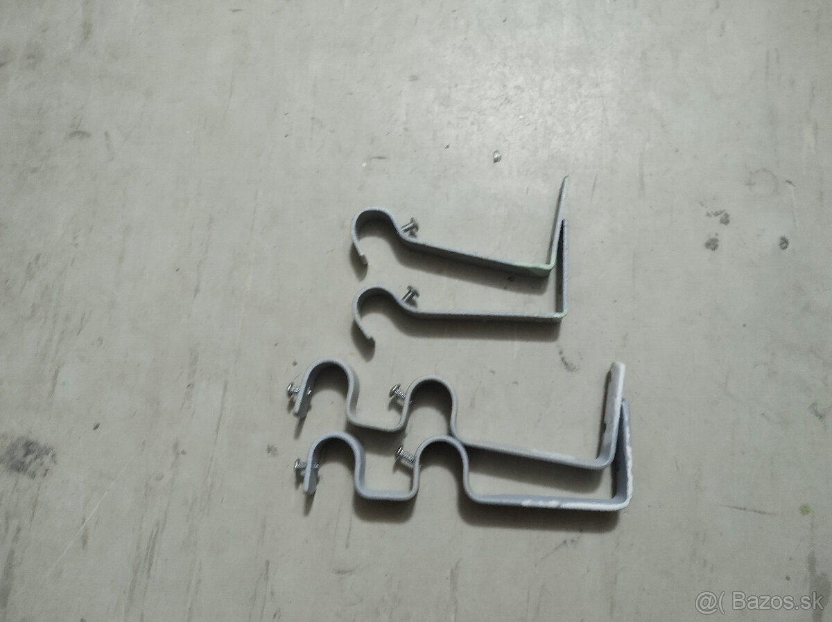 (09) Garniže, konzoly, krúžky na závesy, úchytky - 3