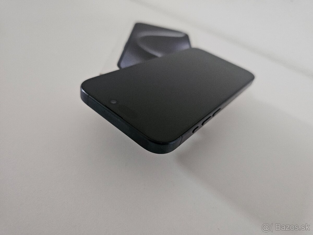 Apple iPhone 15 Pro - 3