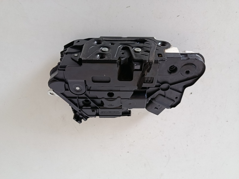 zamok dveri LP passatCC 5n1837015a 50€ - 3
