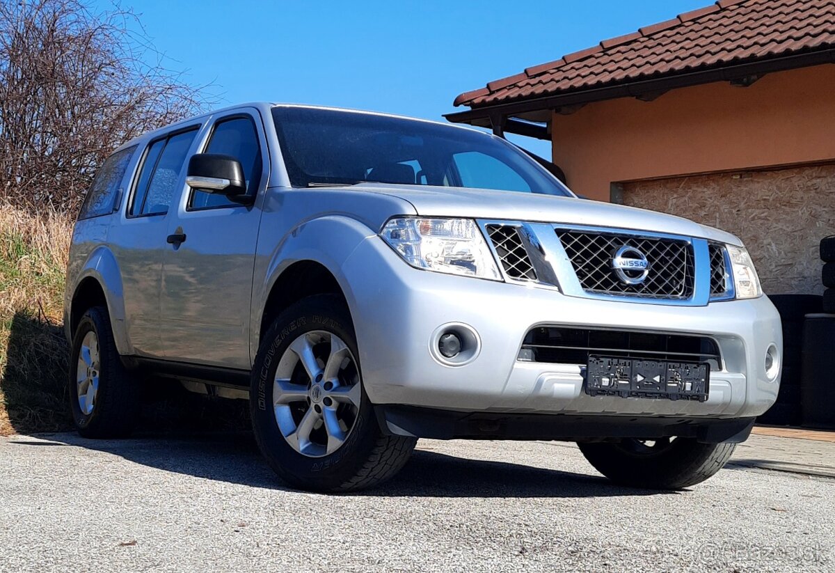 Predám Nissan Pathfinder 2.5 dCi SE (7-miestne) - 3