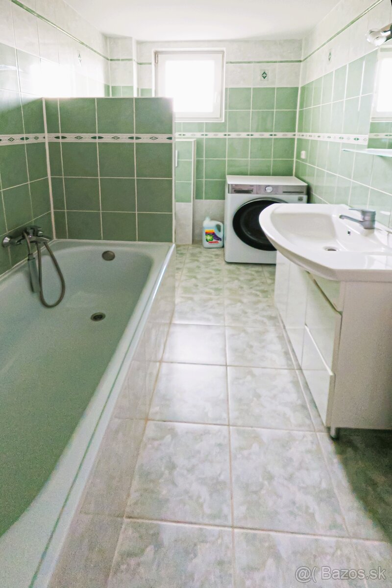 BA - Rača Krasňany / Na predaj 7 izbový RD - 3