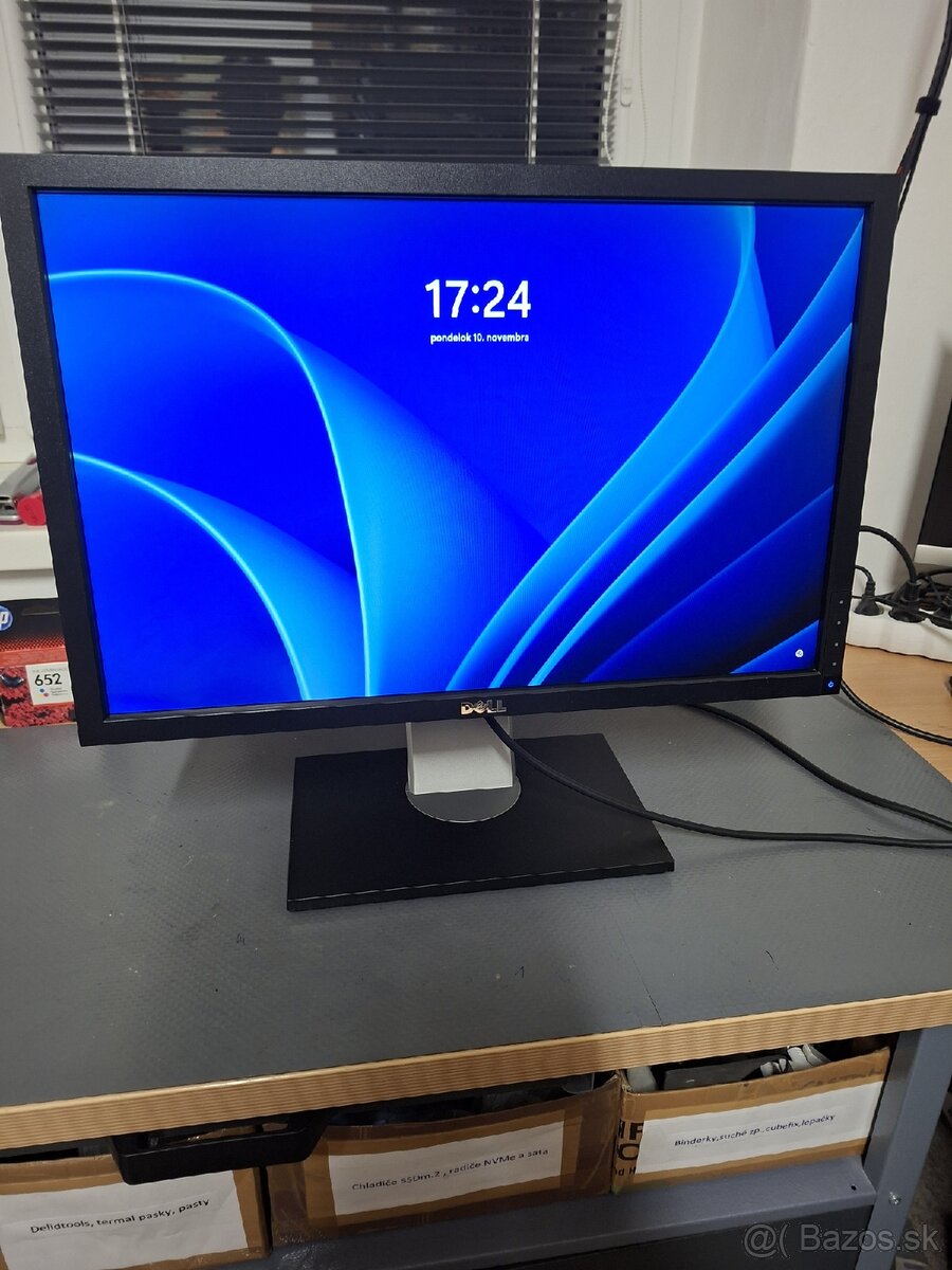 Predám LCD monitor Dell P2210F - 3