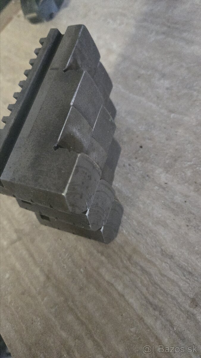 Sústružnícka univerzálna hlava 250 mm 3- hlavňova - 3