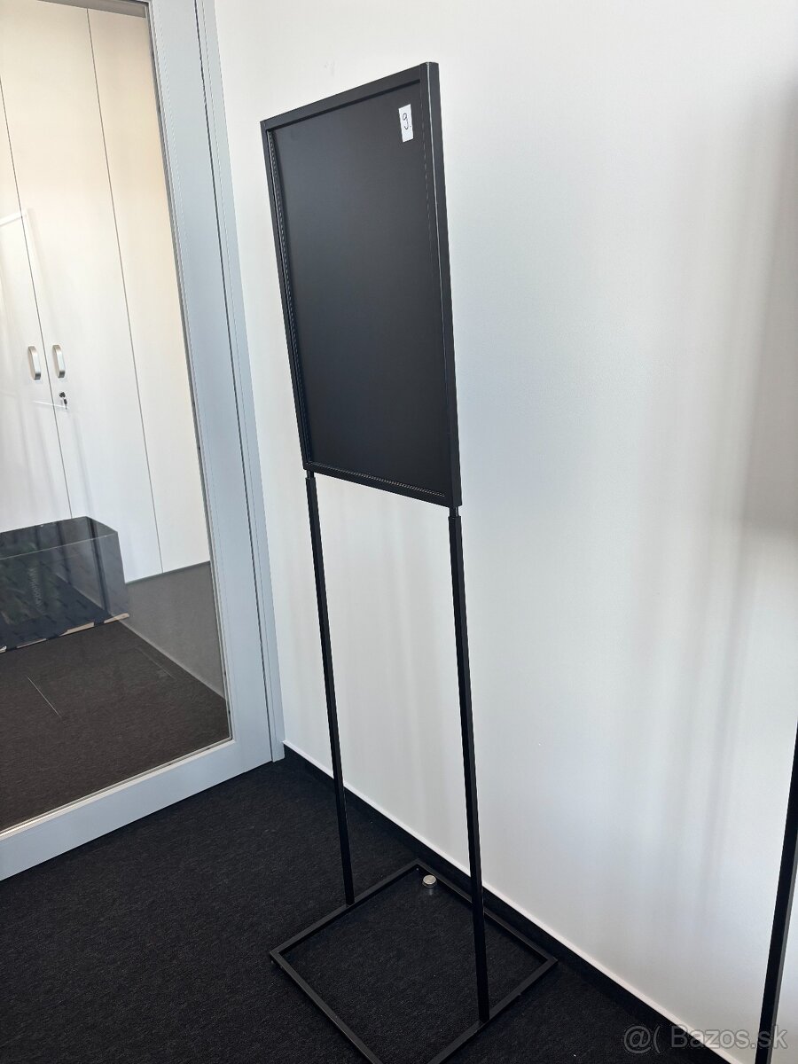 Čierny kovový stojan na plagáty – položka 29-34 - 3